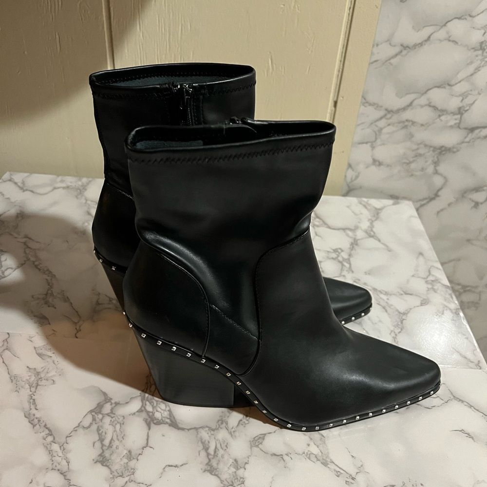 Charles By Charles David Varick Bootie Size 11 - Picture 9 of 9